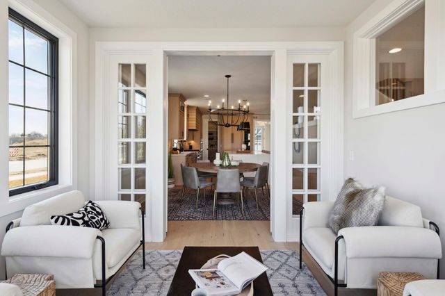 5526 Scenic Loop Run, Victoria, MN 55386