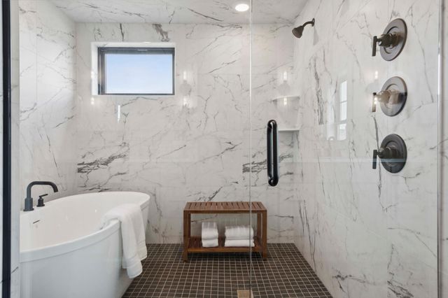 5526 Scenic Loop Run, Victoria, MN 55386