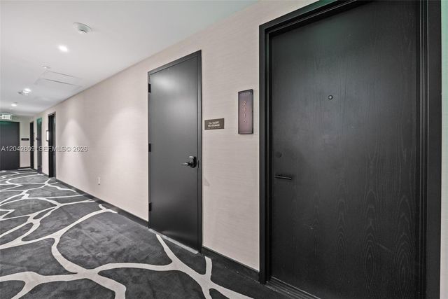 20 NE 11 2410, Miami, FL 33132