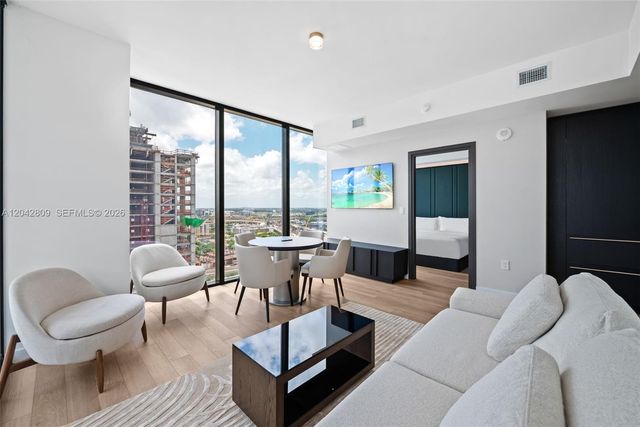20 NE 11 2410, Miami, FL 33132