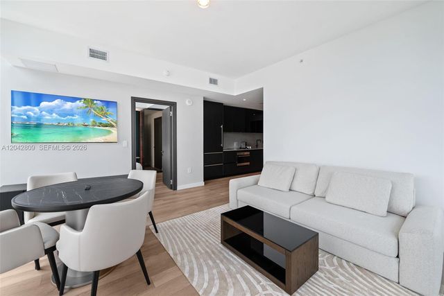 20 NE 11 2410, Miami, FL 33132