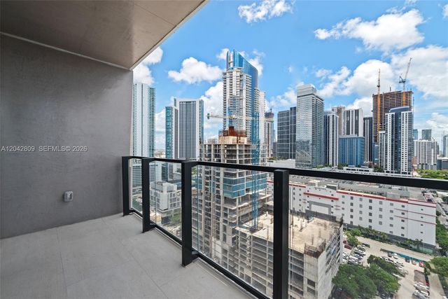 20 NE 11 2410, Miami, FL 33132