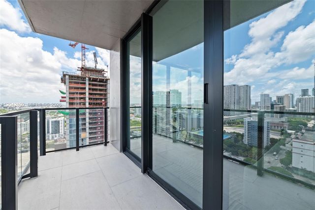 20 NE 11 2410, Miami, FL 33132
