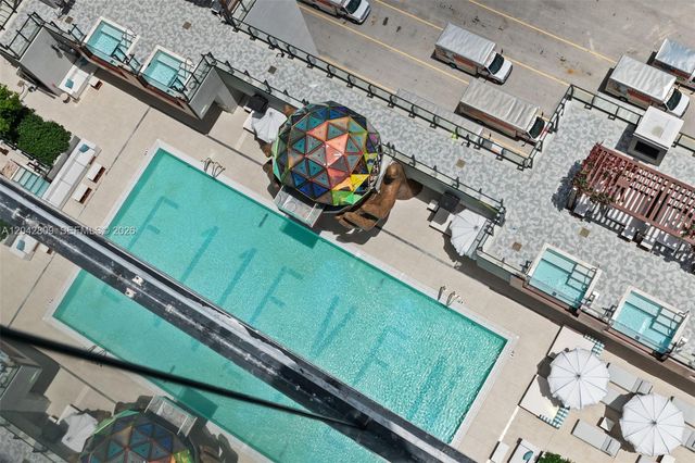 20 NE 11 2410, Miami, FL 33132