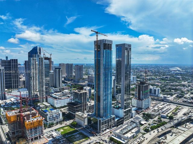 20 NE 11 2410, Miami, FL 33132