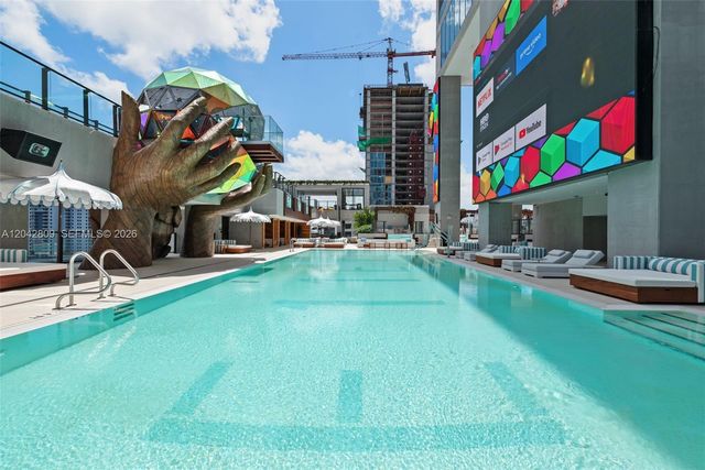 20 NE 11 2410, Miami, FL 33132