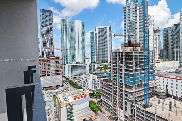 20 NE 11 2410, Miami, FL 33132