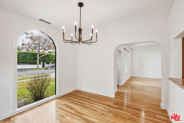 525 N Crescent Heights Boulevard, Los Angeles, CA 90048