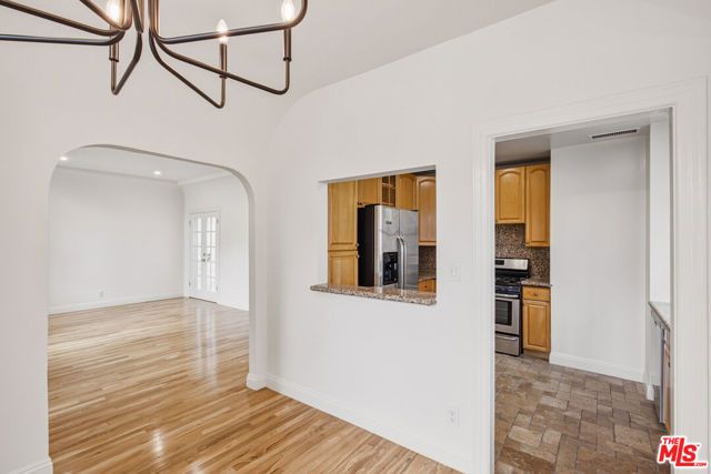 525 N Crescent Heights Boulevard, Los Angeles, CA 90048