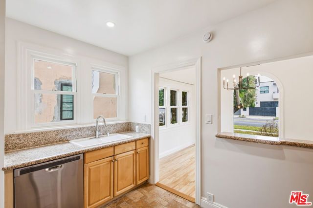 525 N Crescent Heights Boulevard, Los Angeles, CA 90048