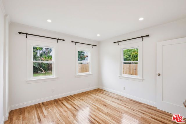 525 N Crescent Heights Boulevard, Los Angeles, CA 90048