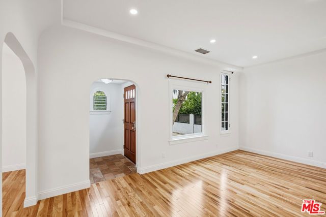 525 N Crescent Heights Boulevard, Los Angeles, CA 90048