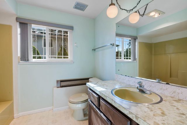 11924 E 21st Ave, Spokane Valley, WA 99206