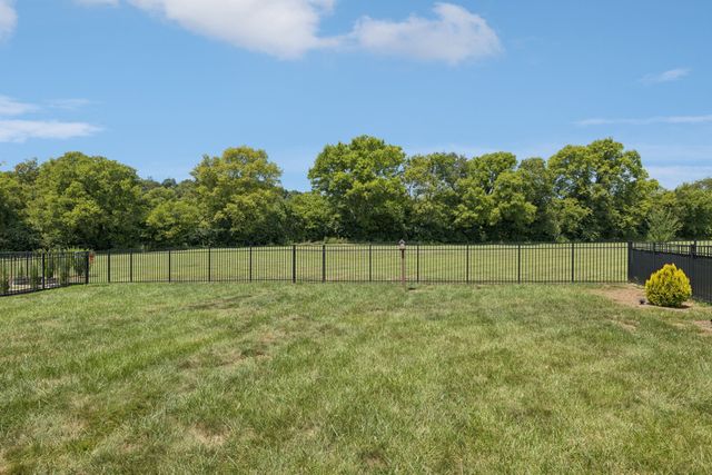 4079 Miles Johnson Pkwy, Spring Hill, TN 37174