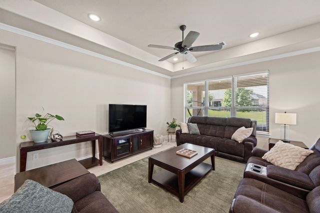9708 Stonefield Way, Denton, TX 76207