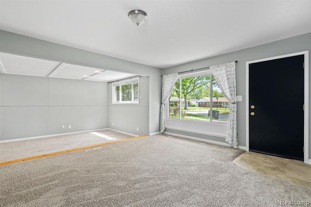 21951 Morton Street, Oak Park, MI 48237