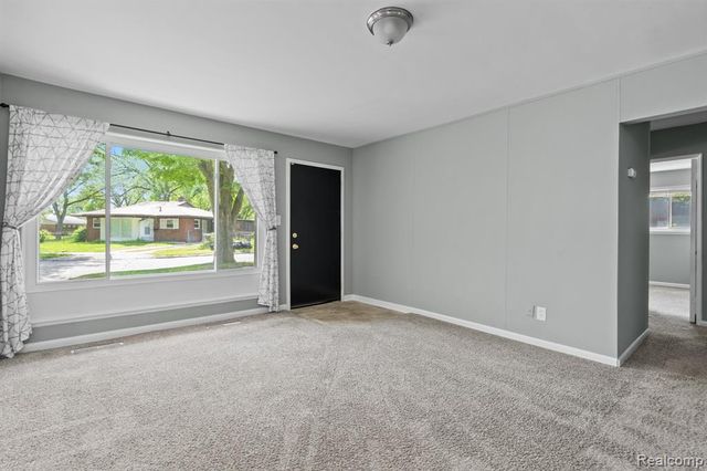 21951 Morton Street, Oak Park, MI 48237