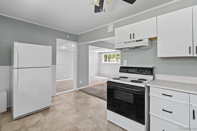 21951 Morton Street, Oak Park, MI 48237