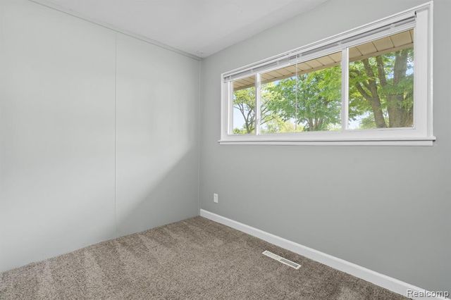 21951 Morton Street, Oak Park, MI 48237