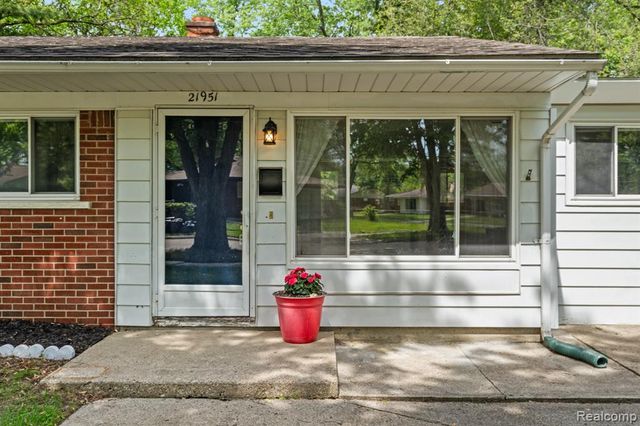 21951 Morton Street, Oak Park, MI 48237