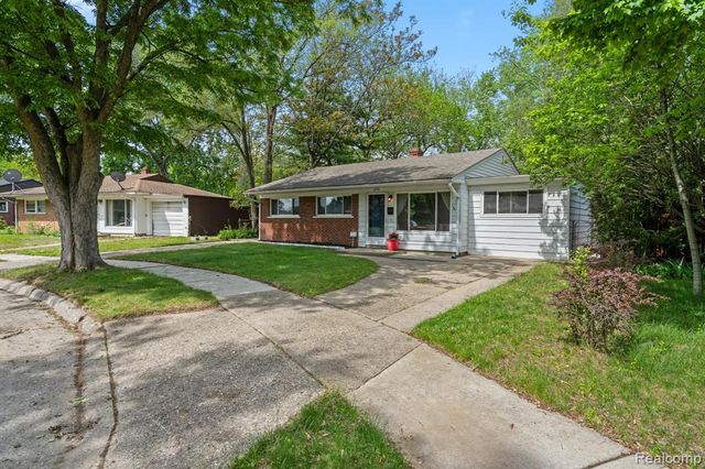 21951 Morton Street, Oak Park, MI 48237