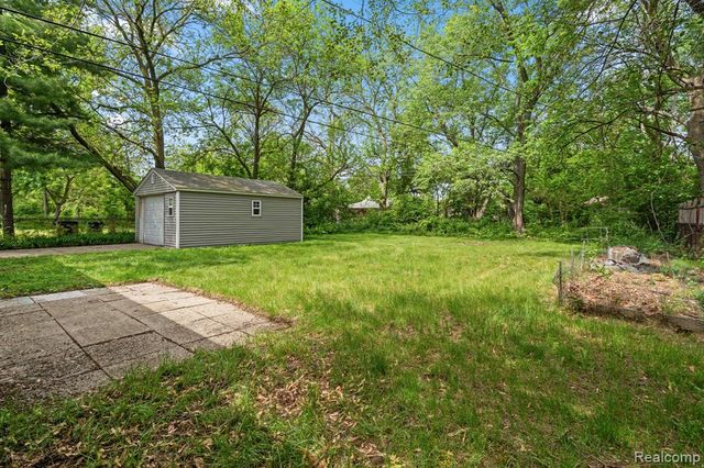 21951 Morton Street, Oak Park, MI 48237