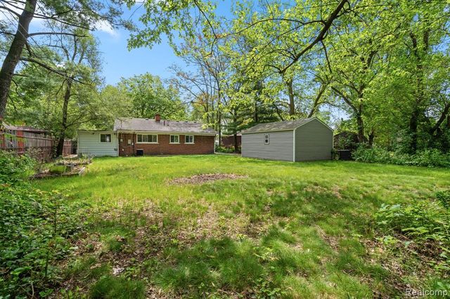 21951 Morton Street, Oak Park, MI 48237