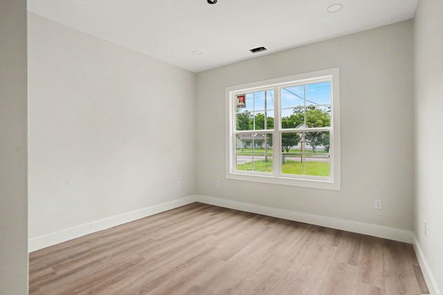 1251 Scenic Dr., Loris, SC 29569