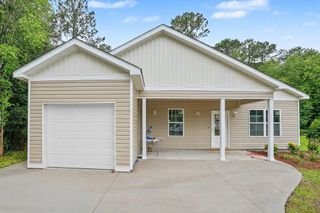 1251 Scenic Dr., Loris, SC 29569