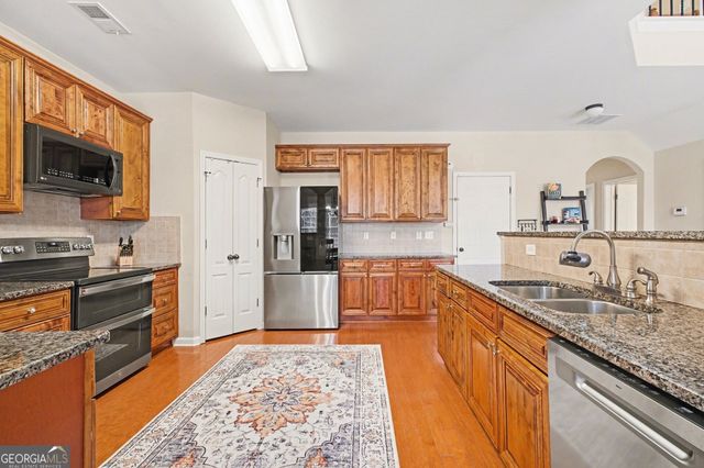 2153 Splitrail Trail, Buford, GA 30519