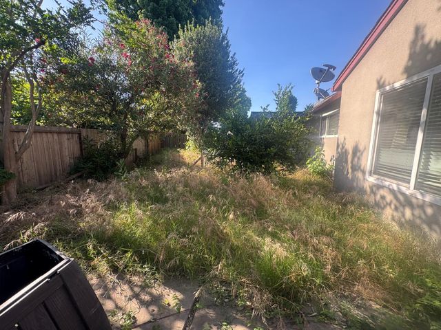 127 Glenville Cir, Sacramento, CA 95826