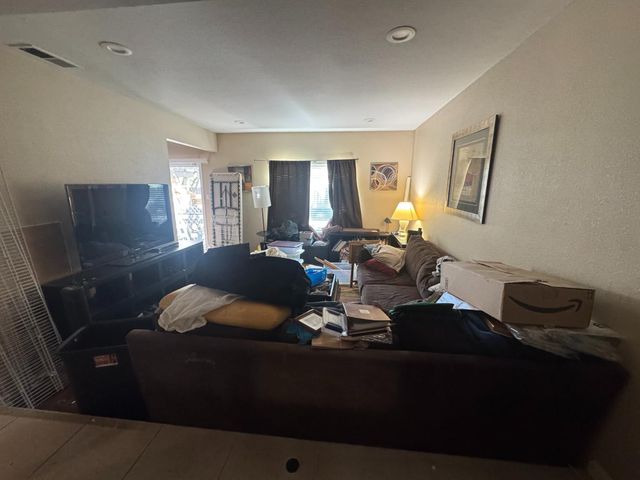 127 Glenville Cir, Sacramento, CA 95826