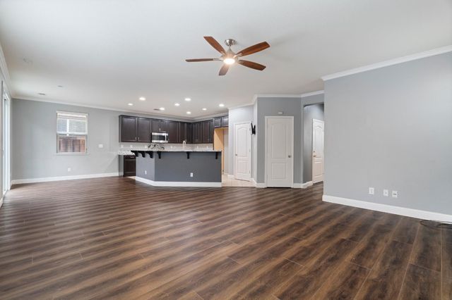 274 Crescent Moon Dr, Lathrop, CA 95330