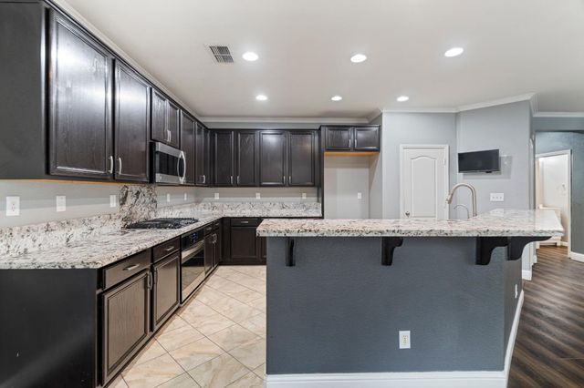 274 Crescent Moon Dr, Lathrop, CA 95330