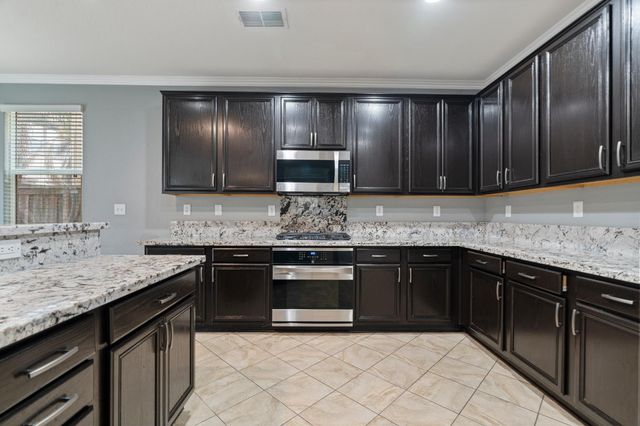 274 Crescent Moon Dr, Lathrop, CA 95330