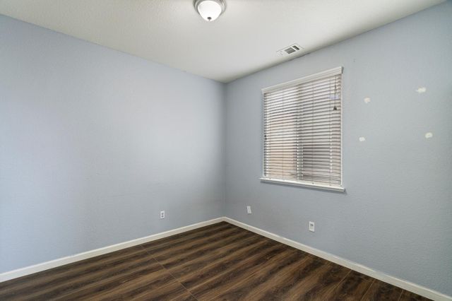 274 Crescent Moon Dr, Lathrop, CA 95330