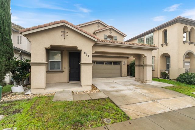 274 Crescent Moon Dr, Lathrop, CA 95330