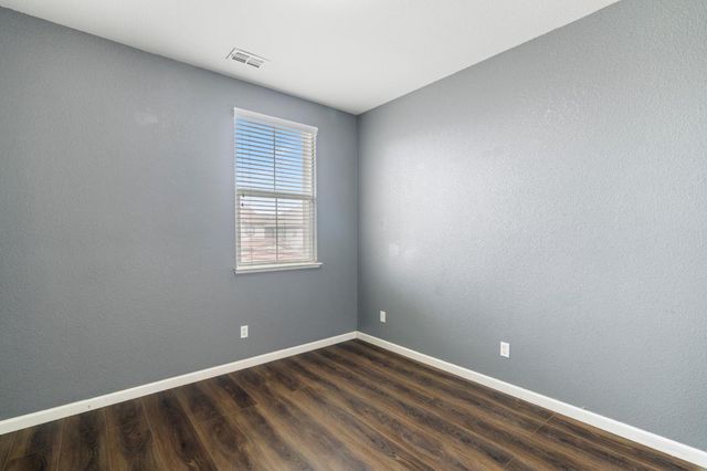 274 Crescent Moon Dr, Lathrop, CA 95330