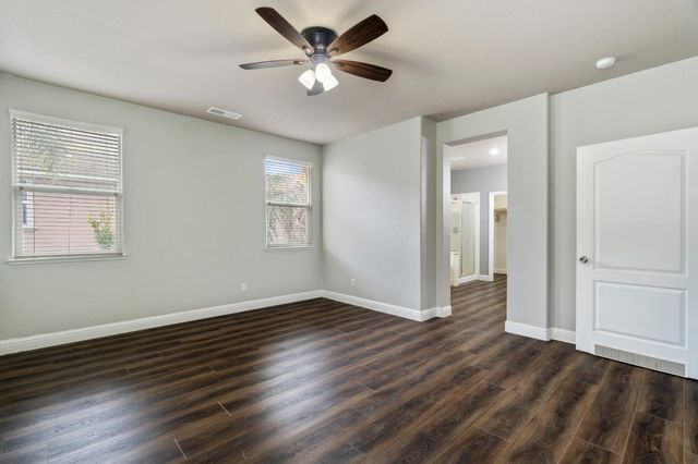 274 Crescent Moon Dr, Lathrop, CA 95330