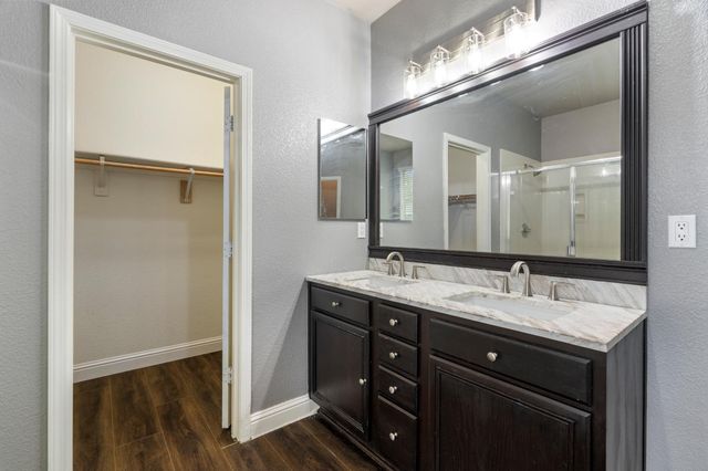 274 Crescent Moon Dr, Lathrop, CA 95330