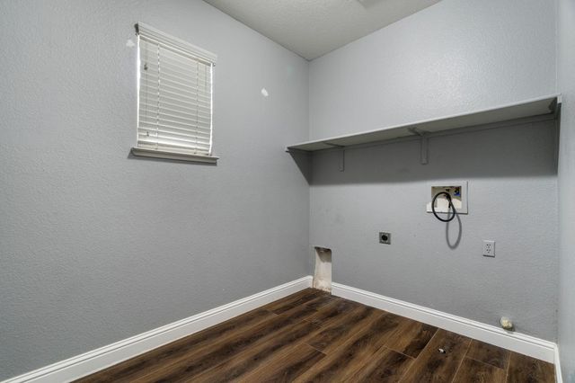 274 Crescent Moon Dr, Lathrop, CA 95330