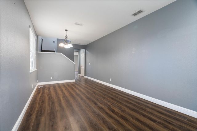 274 Crescent Moon Dr, Lathrop, CA 95330