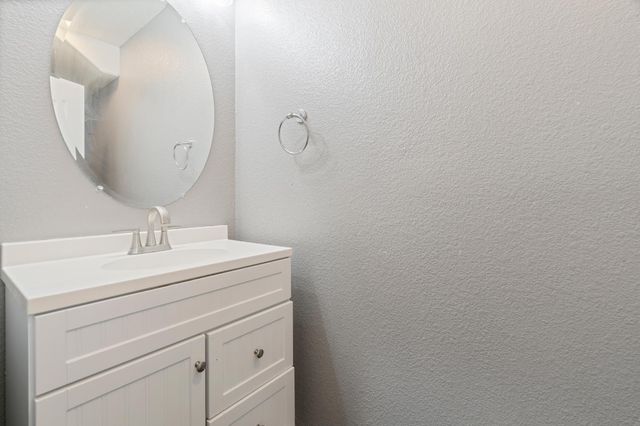 274 Crescent Moon Dr, Lathrop, CA 95330