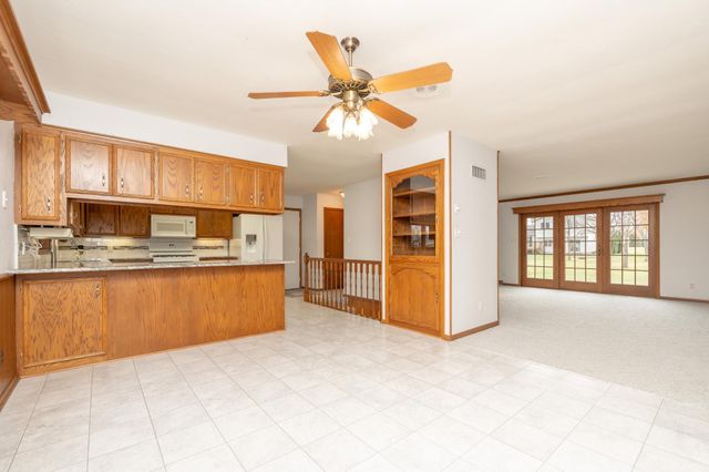 919 Church Street W, Belle Plaine, MN 56011