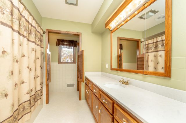 919 Church Street W, Belle Plaine, MN 56011