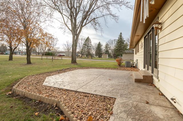 919 Church Street W, Belle Plaine, MN 56011