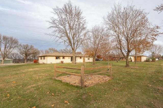 919 Church Street W, Belle Plaine, MN 56011