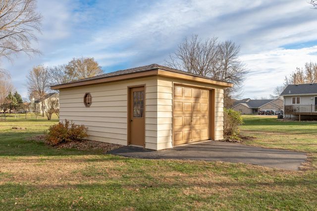 919 Church Street W, Belle Plaine, MN 56011