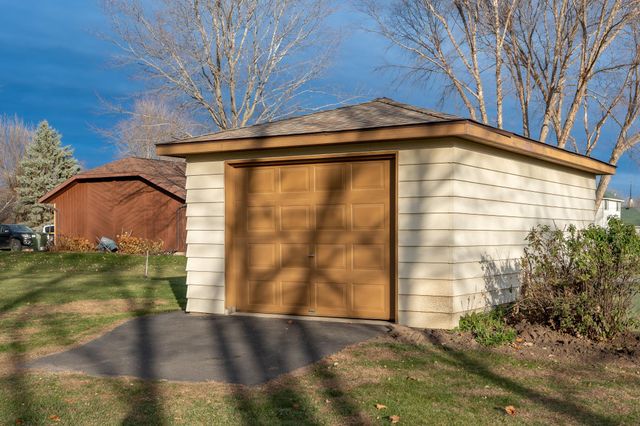 919 Church Street W, Belle Plaine, MN 56011