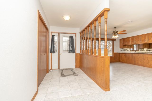 919 Church Street W, Belle Plaine, MN 56011